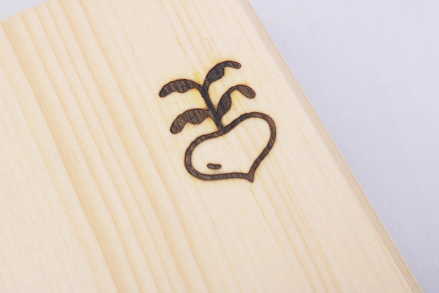 Amazon｜市原木工所 まな板 木製 焼印付まな板 普通幅 30×15cm｜まな板